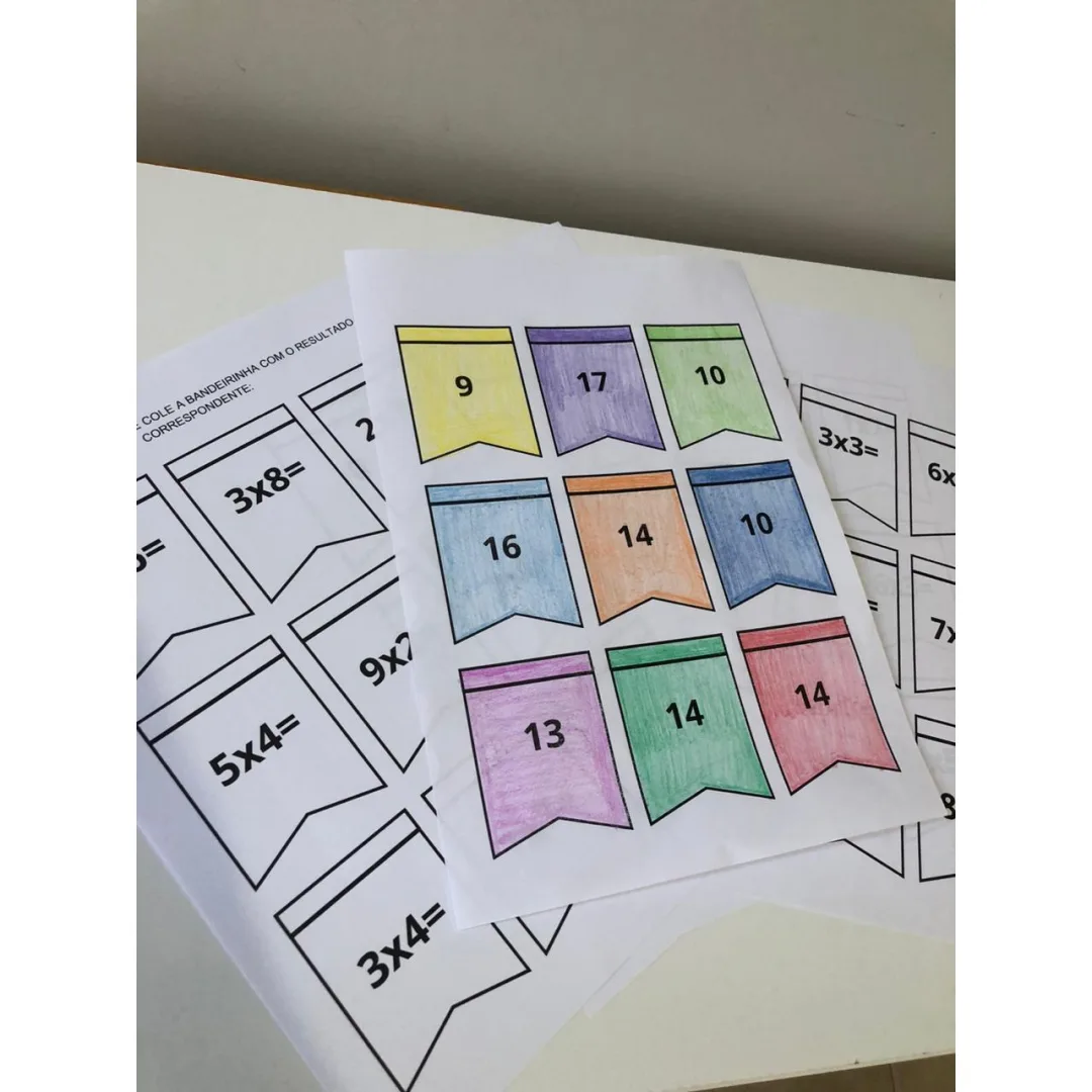 ATIVIDADE JUNINA: BANDEIRINHA DA MULTIPLICAÇÃO