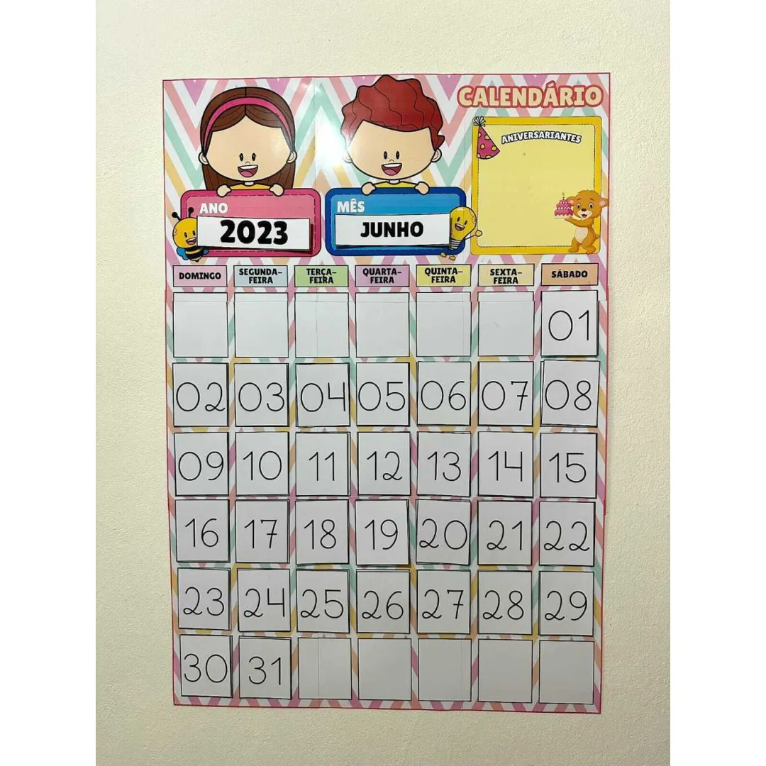 CALENDÁRIO INTERATIVO DE PAREDE