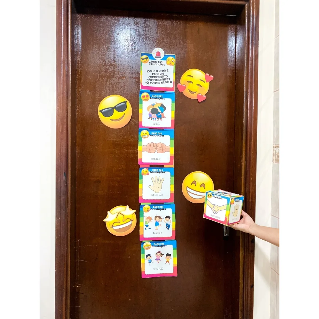CUMPRIMENTO DIVERTIDO / SAUDAÇÕES DA TURMA: DADO E PAINEL