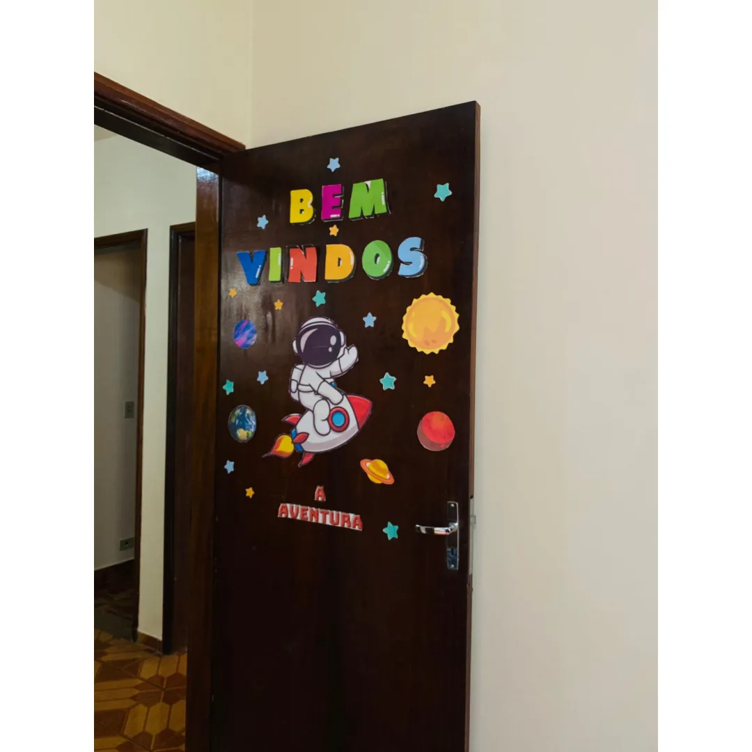 PAINEL DE PORTA  / DECORAÇÃO VOLTA ÀS AULAS - TEMA: ASTRONAUTA