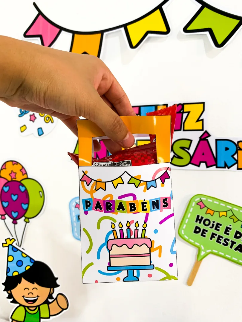 Aniversariante do Dia na Escola - Kit Lúdico com Lembrancinhas e Painel 9 Folhas — imagem 3
