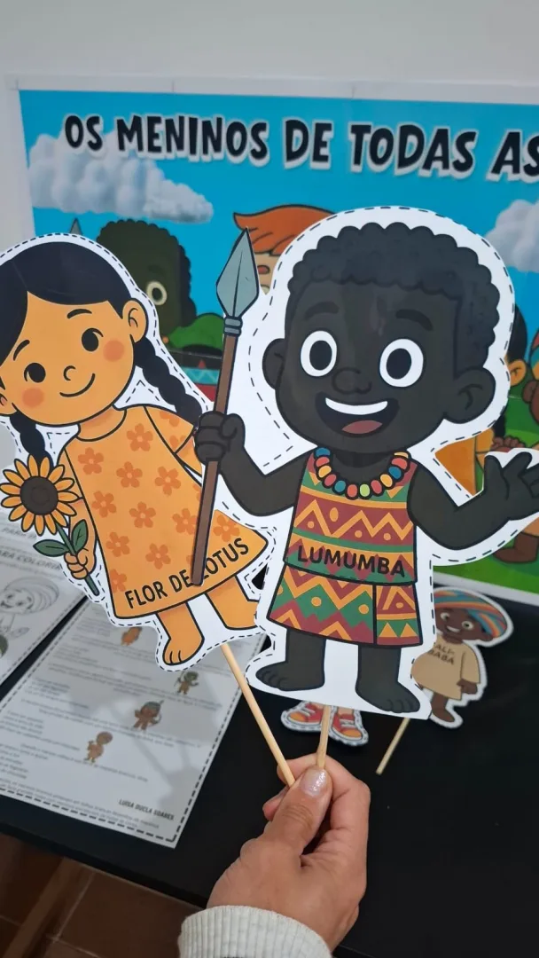 🧡 KIT HISTÓRIA EM FANTOCHES: "OS MENINOS DE TODAS AS CORES" | PAINEL + ATIVIDADES 🧡 — imagem 4