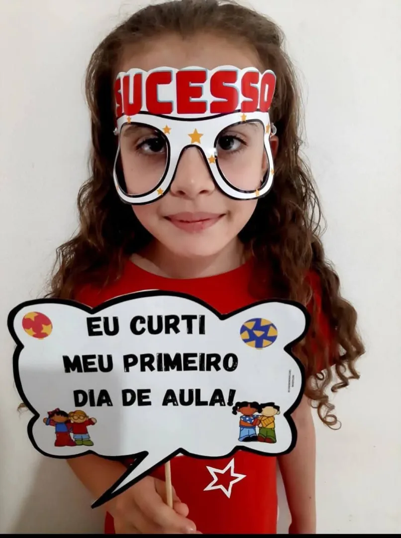 Máscara e plaquinhas primeiro dia de aula PDF ensino infantil e fundamental  — imagem 4