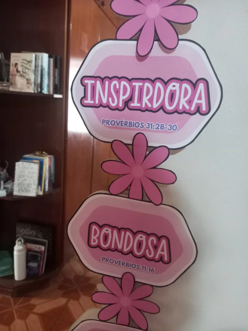 PAINEL / DECORAÇÃO: ESPELHO DE AFIRMAÇÕES BÍBLICAS DIA DAS MULHERES — imagem 3
